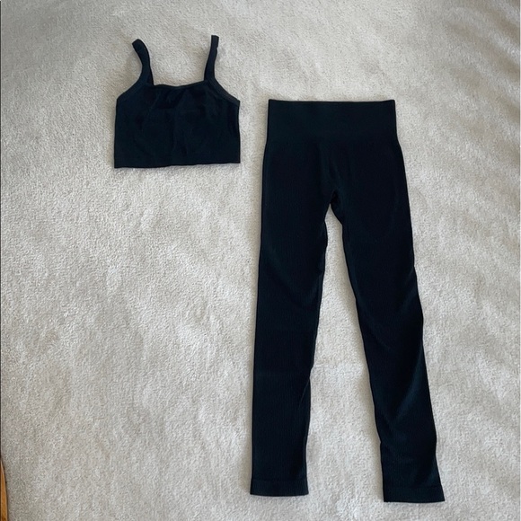 Ribbed crop top and legging set - Picture 2 of 13
